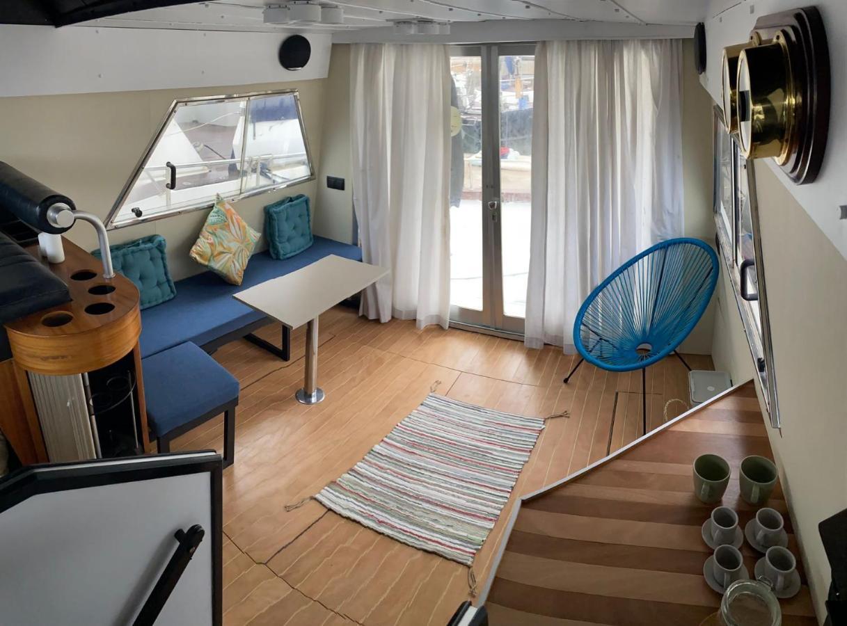 Mar Y Pepa Hotel Сант Адриа де Бесос Екстериор снимка