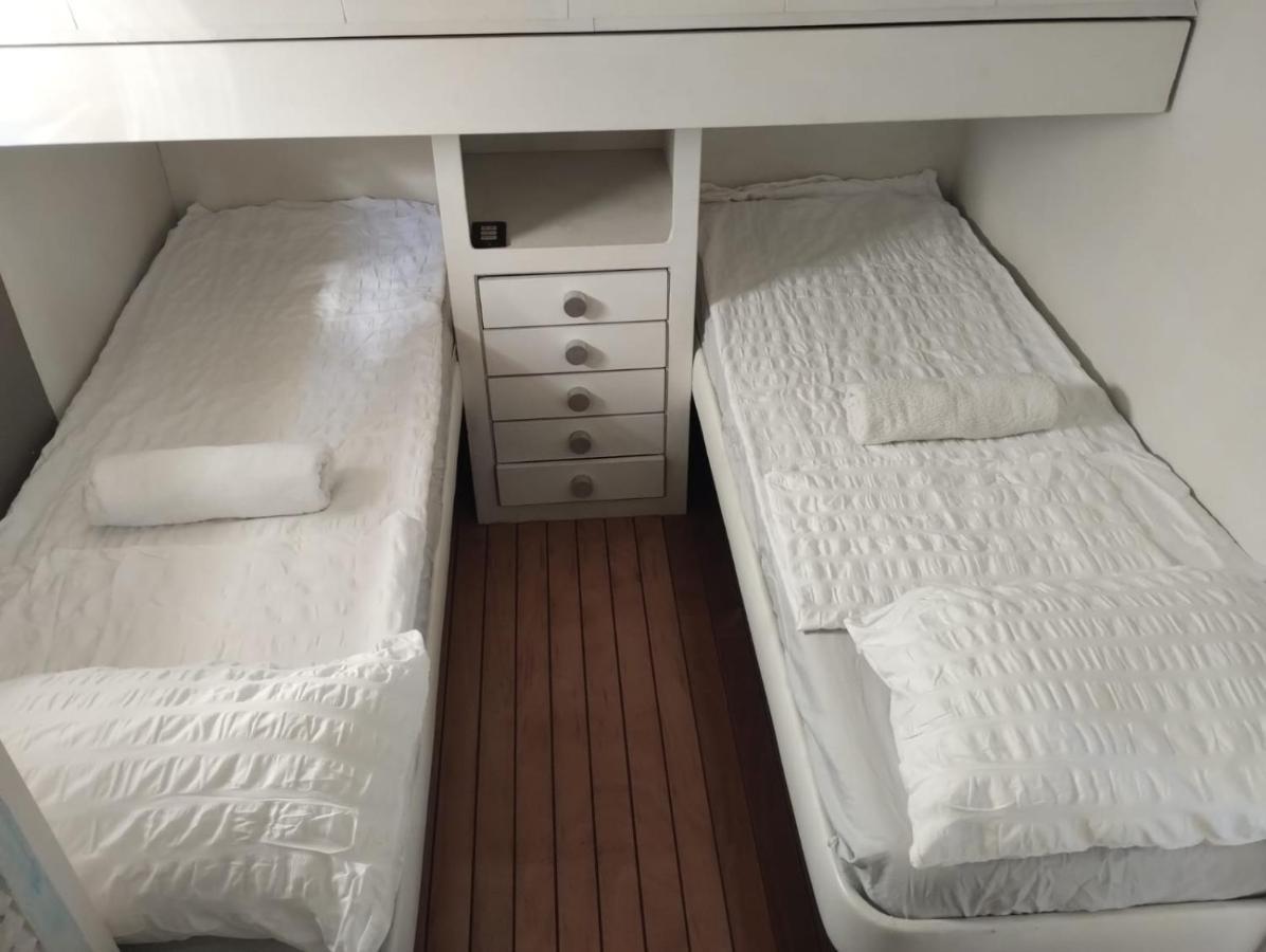 Mar Y Pepa Hotel Сант Адриа де Бесос Екстериор снимка